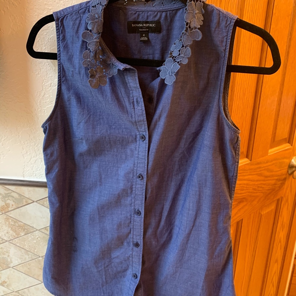 cute banana republic blouse!
